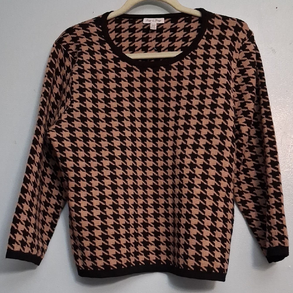 Grey&Gray size XL women's houndstooth black and brown patterned sweater.